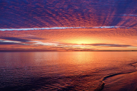 Sunrise_on_Broadkill_Beach.jpg